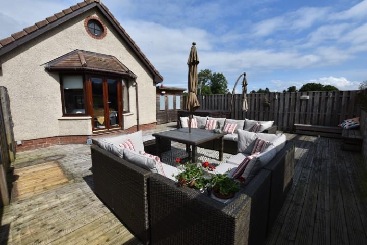 Decking (2) (Small).JPG