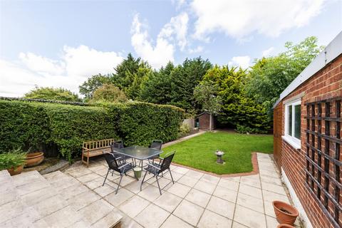 38 Fairfield Way, Epsom, KT19 0EF