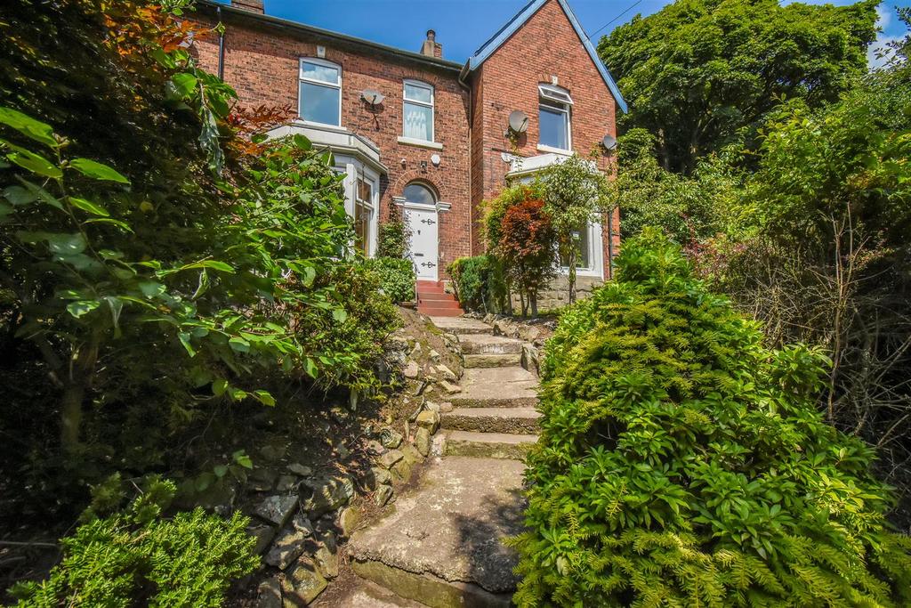 Braeside, Blackburn 4 bed townhouse £210,000