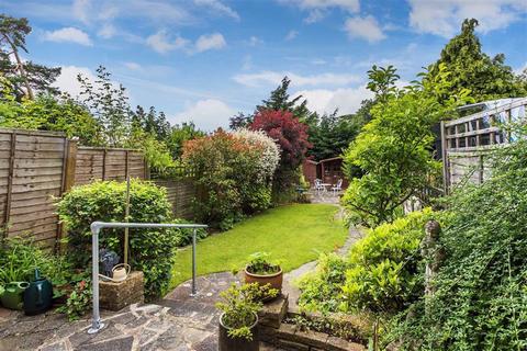 113 Home Park, Oxted, RH8 0JT