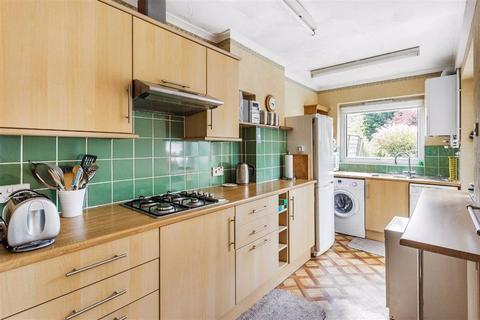 113 Home Park, Oxted, RH8 0JT