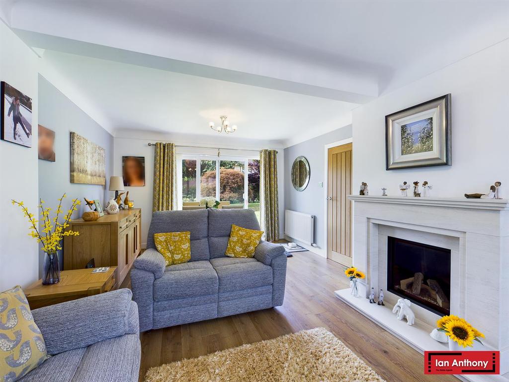 Living room / dining room