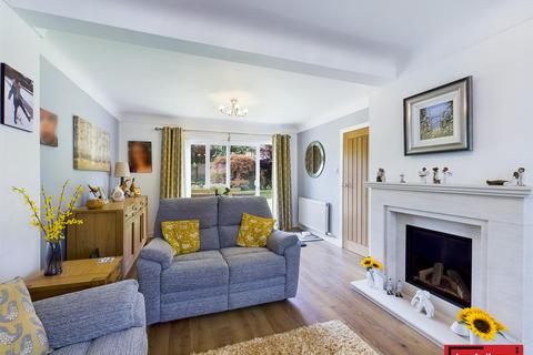 14 Hallmoor Close, Aughton, Ormskirk, L39 4UQ