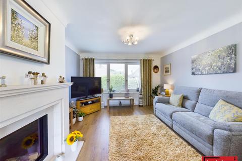 14 Hallmoor Close, Aughton, Ormskirk, L39 4UQ