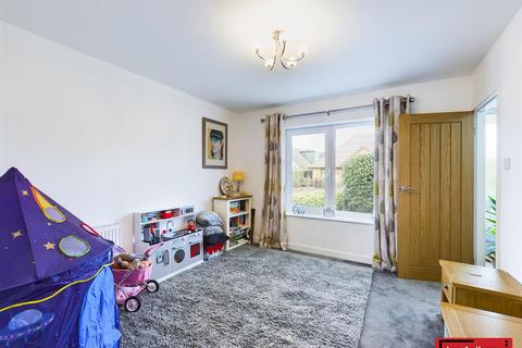 14 Hallmoor Close, Aughton, Ormskirk, L39 4UQ