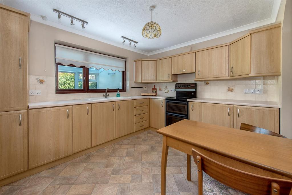 Jarmyns, Hull, Taunton 4 bed detached house £450,000