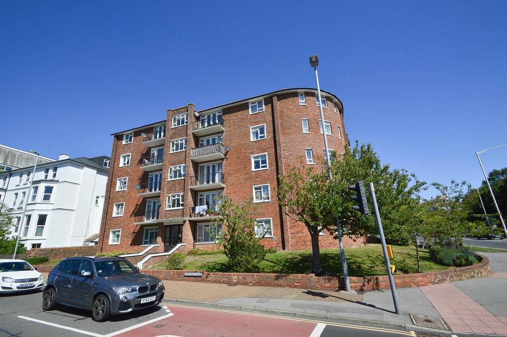 Upperton Road, Eastbourne 2 bed flat £162,500