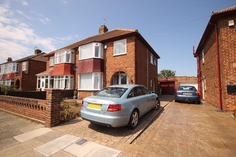 Westbrooke Avenue, Brooke Estate... 3 bed semidetached house £650