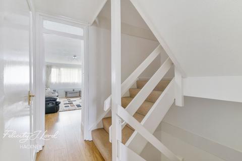 6 Morpeth Grove, London, E9 7LE