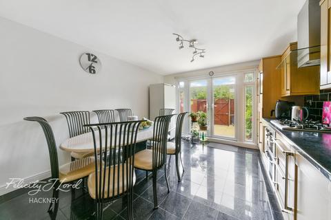 6 Morpeth Grove, London, E9 7LE