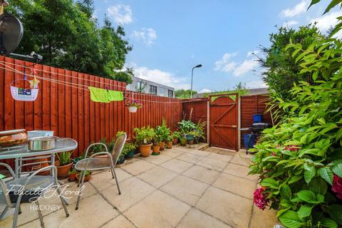 6 Morpeth Grove, London, E9 7LE