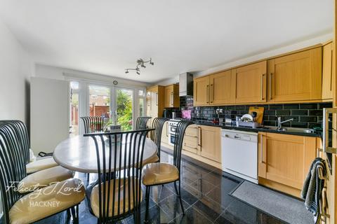 6 Morpeth Grove, London, E9 7LE
