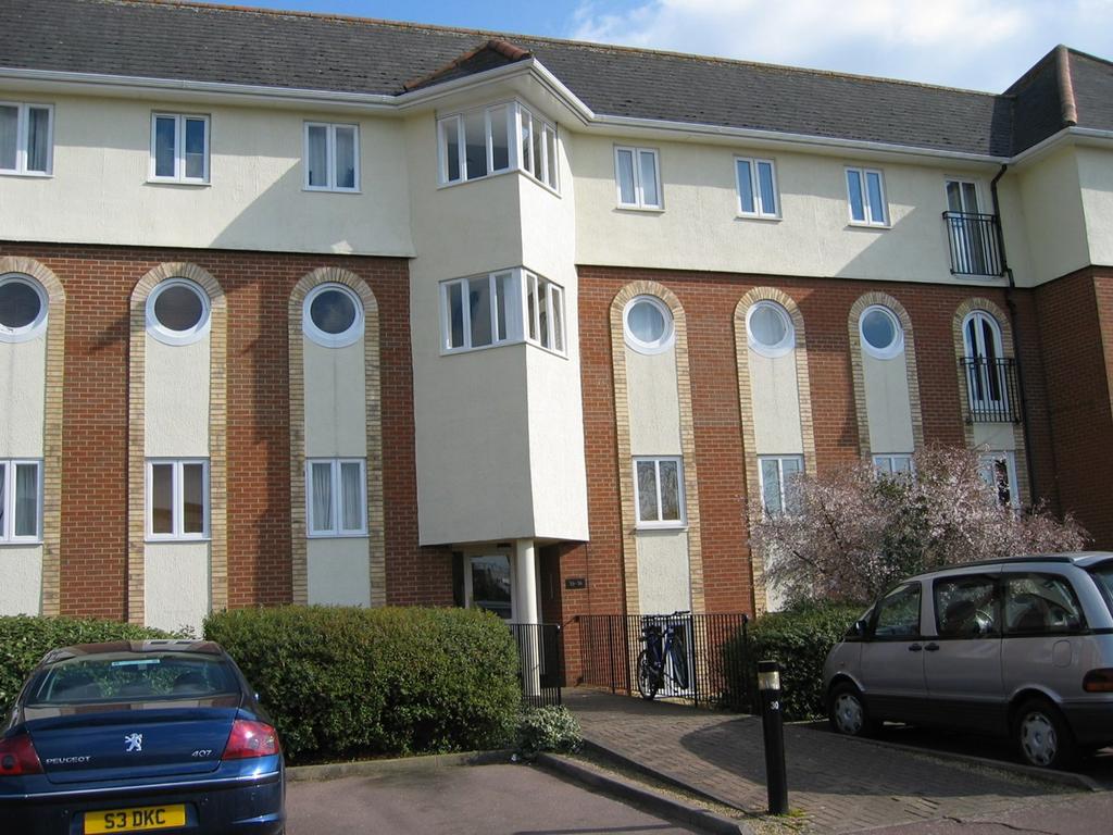 Walsingham Close, Hatfield, AL10 1 bed flat to rent - £875 ...