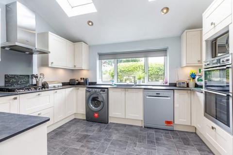 53 Atholl Drive, Giffnock, Glasgow, G46 6QW
