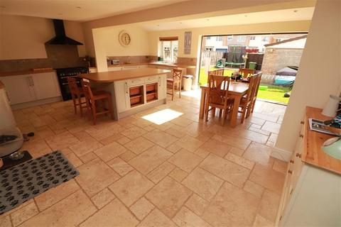 102 Longford, Yate, Bristol, BS37 4JZ