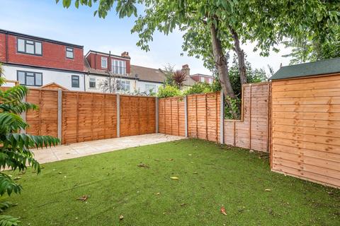 Flat 2, 11 Taylor Road, Mitcham, CR4 3JR