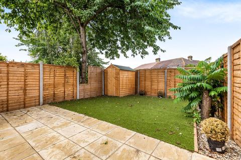 Flat 2, 11 Taylor Road, Mitcham, CR4 3JR