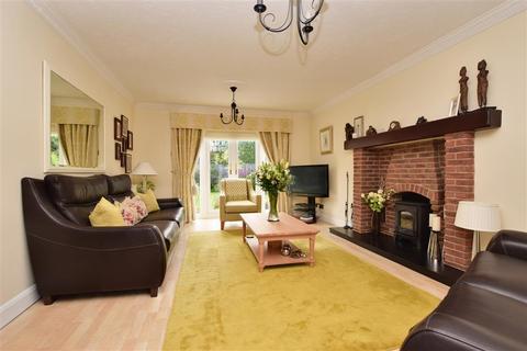 15 Heathcote, Tadworth, KT20 5TH