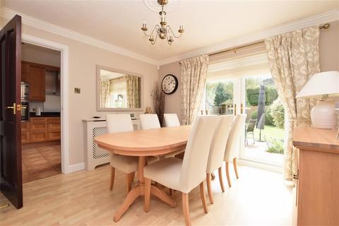 15 Heathcote, Tadworth, KT20 5TH