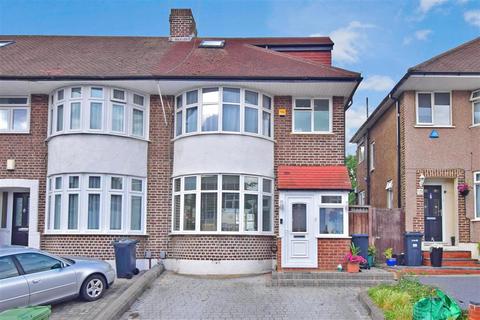 61 Hanover Gardens, Ilford, IG6 2RB