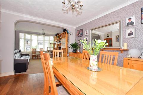 61 Hanover Gardens, Ilford, IG6 2RB