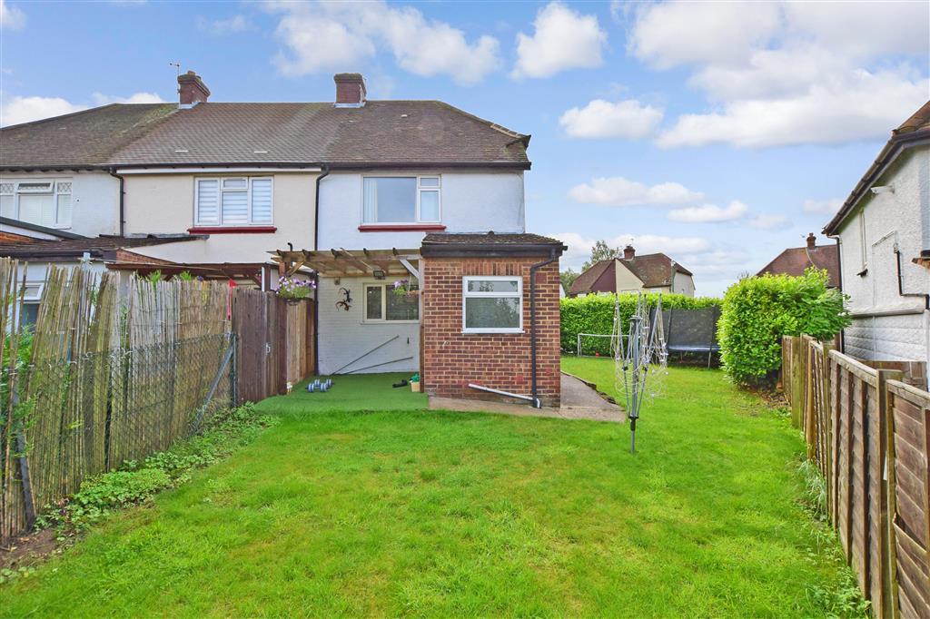 Calder Road, Maidstone, Kent 3 bed end of terrace house £300,000