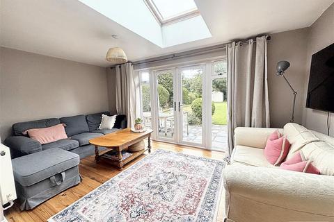 6 Tollards Road, Exeter, EX2 6JJ