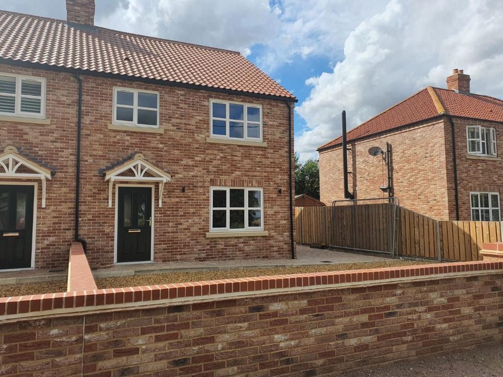 Main Road, Three Holes, Wisbech 3 bed semidetached house £995 pcm (£