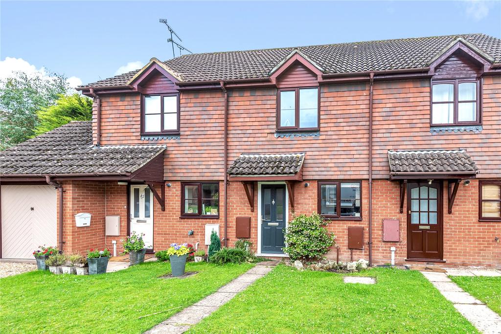 Eggars Field, Bentley, Farnham, Surrey, GU10 2 bed terraced house £
