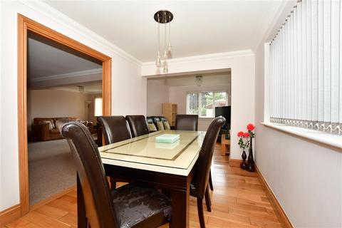 6 Jiniwin Road, Rochester, ME1 2DJ