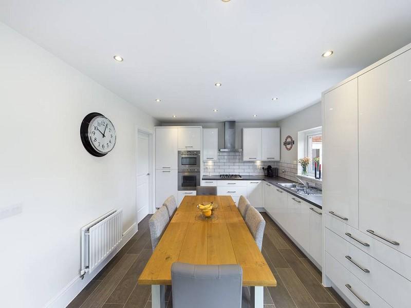 Kitchen/Dining Area