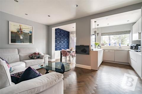4 bedroom semi-detached house for sale, Lilac Gardens, Rush Green, RM7
