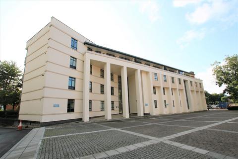 2 bedroom apartment to rent, Queens Court, Peninsula Square, Winchester