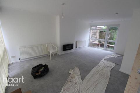 3 bedroom semi-detached house to rent, Briar Meads, Leicester