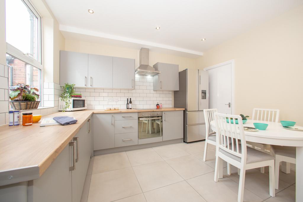 House in Leeds - View 2
