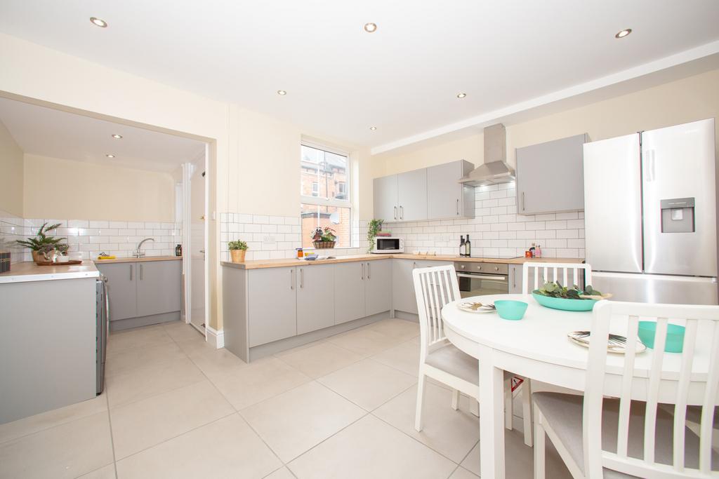 House in Leeds - View 5