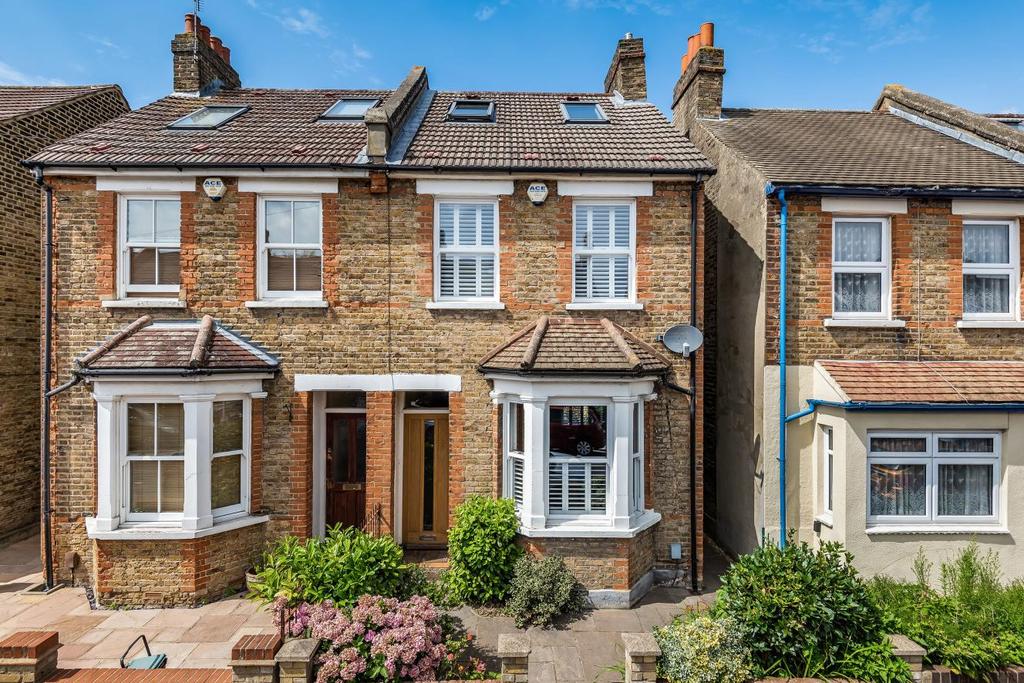 Bourne Road, Bromley 3 bed semidetached house £580,000