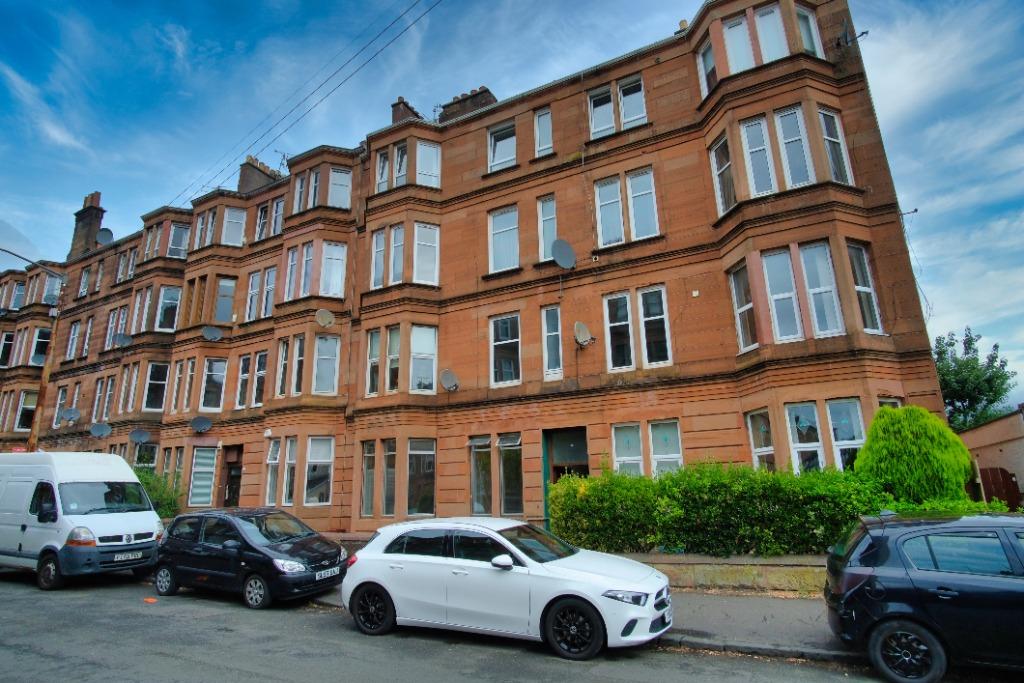 Strathyre Street, Flat 1/2, Shawlands, Glasgow, G41 3LN 1 bed flat £