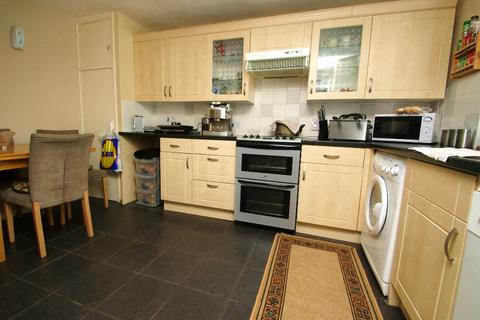 3 bedroom end of terrace house to rent, Galahad Close, King Arthurs Way, Andover, SP10