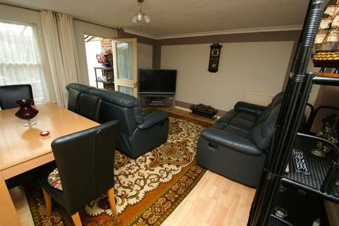 3 bedroom end of terrace house to rent, Galahad Close, King Arthurs Way, Andover, SP10