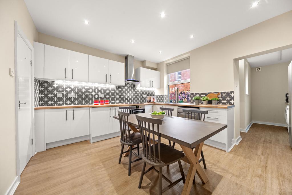 House in Leeds - View 2