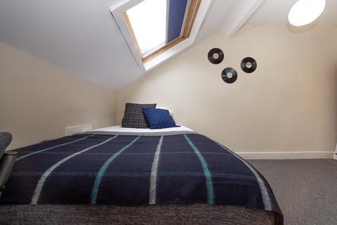 undefined, 25 Headingley Mount, Headingley, Leeds, LS6 3EL