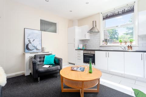 3 bedroom apartment to rent, 25A Saint Michael's Road, Headingley, Leeds, LS6 3BG