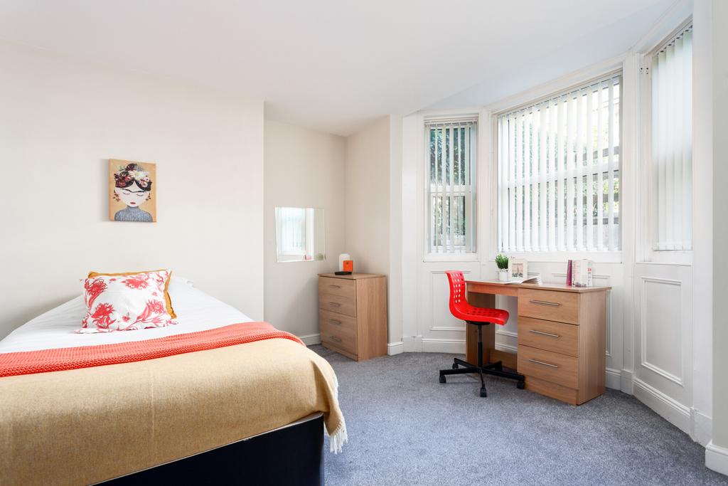 Apartment in Leeds - View 4