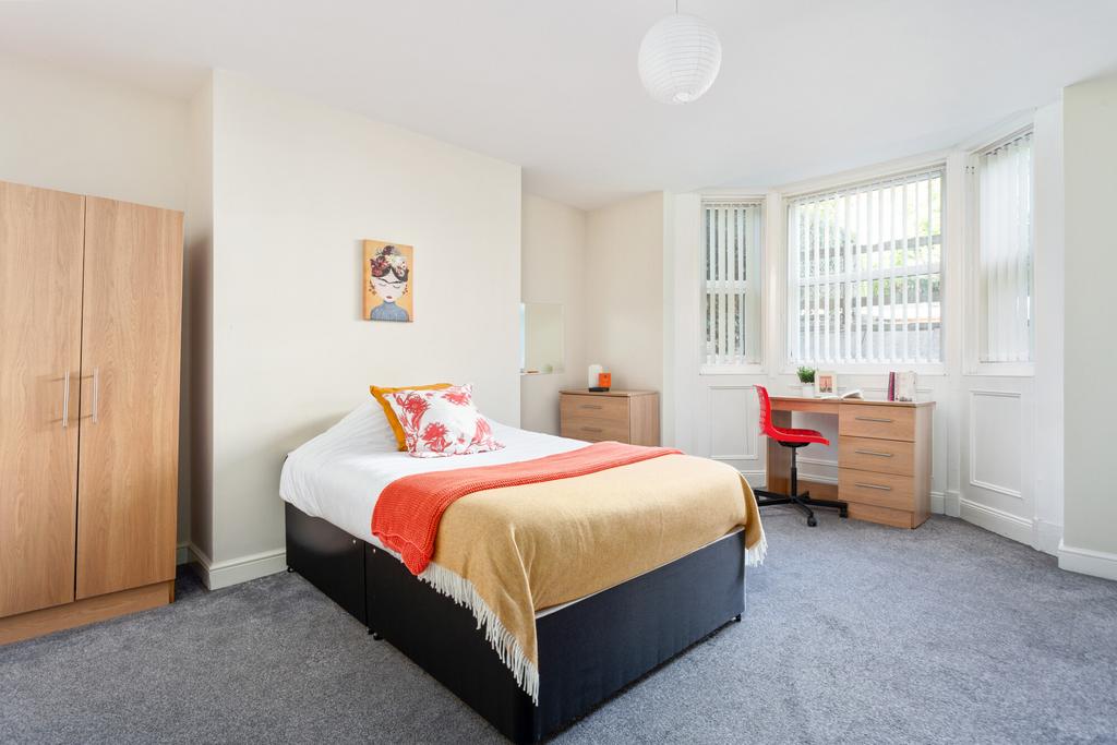 Apartment in Leeds - More