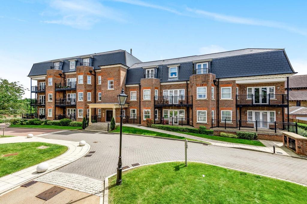 Marian Gardens, Bromley 2 bed flat £525,000