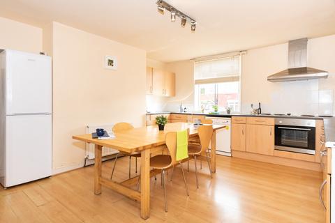 8 bedroom terraced house to rent, 26 Manor Terrace, Headingley, Leeds, LS6 1BU