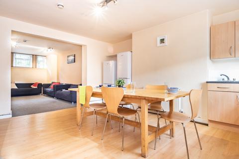 8 bedroom terraced house to rent, 26 Manor Terrace, Headingley, Leeds, LS6 1BU