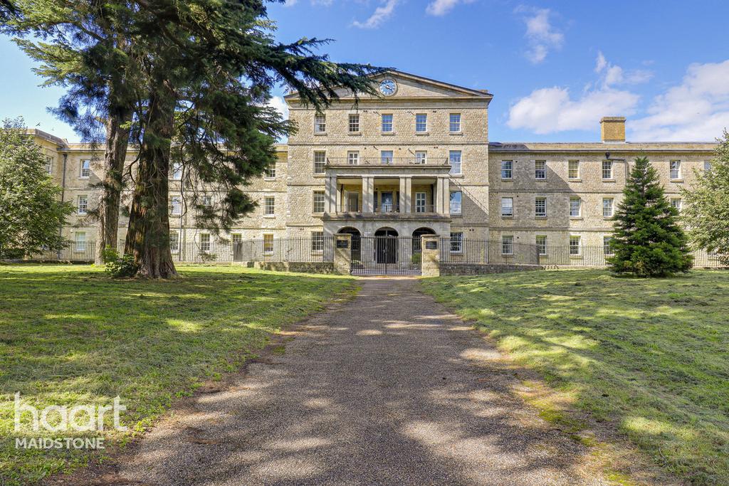 St Andrews Park, Maidstone 2 bed apartment for sale £250,000