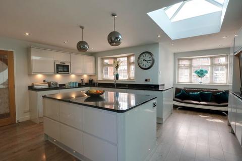 32 Bartley Road, Benfleet, SS7 4DB
